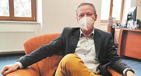 HEJTMAN Vysočiny Vítězslav Schrek poskytl redakci JL obsáhlý rozhovor k očkování ve své pracovně na krajském úřadě.  Foto: David Kratochvíl