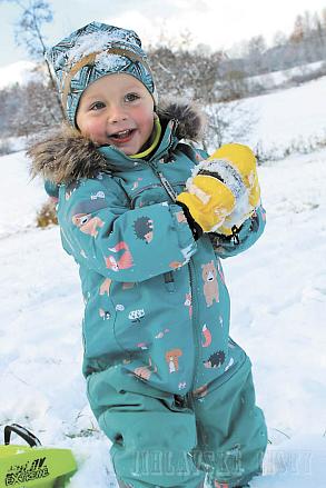 NA sněhu – Amálka s Pejskem, Tomášek kouluje. Foto: Milena Horáková, Sedlejov