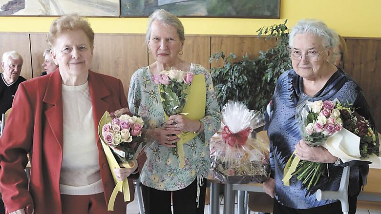 ZPRAVA Jaroslava Šenkýřová, uprostřed Eva Loskotová, vlevo Jitka Kadlecová.  Foto: Senioři Humpolec