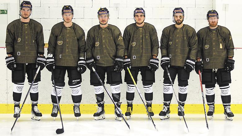 BATTLEDRESS, v kterém hokejisté jihlavské Dukly nastoupí do zítřejšího Army Game utkáni proti „béčku“ Pardubic. Foto: Nela Dittrichová