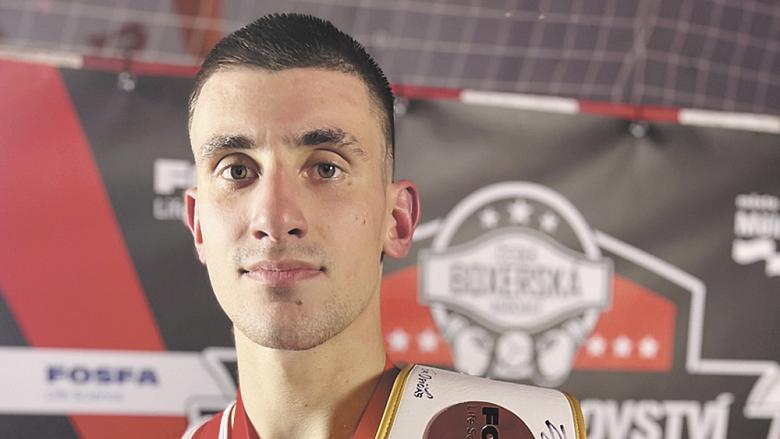BOXER Adam Valenta dosáhl na ceněný „double“. Letos v jihlavských barvách vyhrál individuální i týmový titul (extraliga) mistra České republiky.  Foto: archiv klubu
