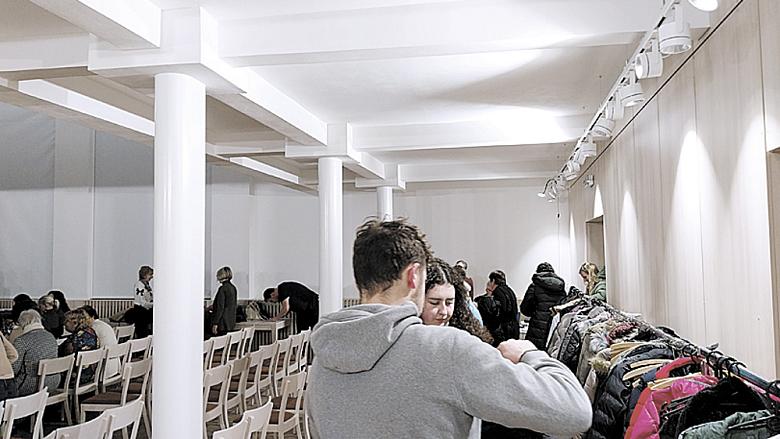 DIVADELNÍ chumelení se letos hraje v dobronínském sále, který prošel v loňském roce celkovou rekonstrukcí. Foto: Jiří Varhaník 