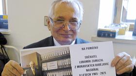 LUBOMÍR ZAMAZAL se může pochlubit českým rekordem v počtu kalendáříků.Foto: Antonín Zvěřina
