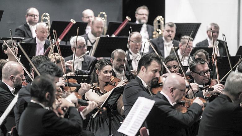 SLOVANSKÉ tance v podání Symfonického orchestru Českého rozhlasu přítomné doslova uchvátilo. Foto: Jakub Koumar, Ars koncert