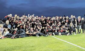 VYSOČINA GLADIATORS jsou vítězem Czech Bowlu 2025. Foto: Facebook Vysočina Gladiators/Petr Milfait a Robin Veselý