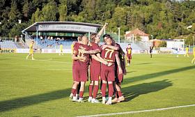 FOTBALISTÉ Ústí nad Labem se radují v utkání s Jihlavou z vedoucí branky. Nováčkovi napomohla k výhře motlitba otce Gabriela. Foto: Facebook FK Viagem Ústé nad Labem
