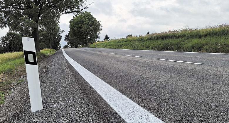 CELKOVÁ délka opraveného úseku přesáhla tři kilometry. Podle posledního sčítání dopravy tudy denně projede až 3,5 tisíce vozidel. Foto: ŘSD