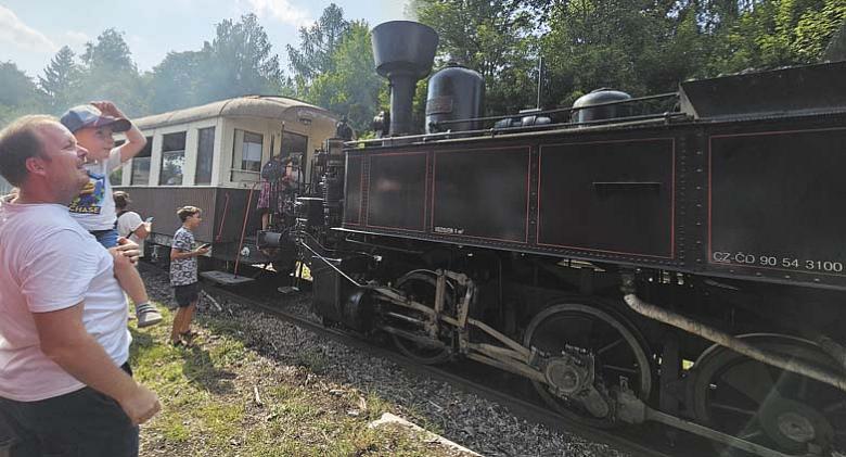 TAHÁKEM dalšího ročníku Parního léta byla i tentokrát lokomotiva, které už se jinak neřekne než Kafemlejnek. Foto: David Kratochvíl