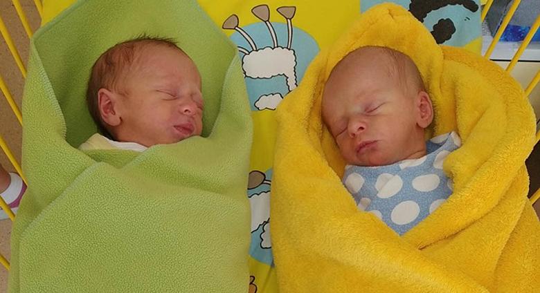 Dvojčátka, která přišla na svět v pondělí v třebíčské porodnici. Foto: Facebook Nemocnice Třebíč