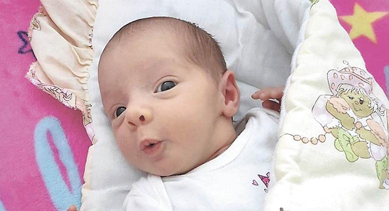 ADÉLKA MĚSTECKÁ. Holčička se narodila 20. 7. s mírami: 3,15 kg a 49 cm. Maminka Martina a tatínek David jí přejí hodně zdraví a aby ji provázelo štěstí celým životem.  A protože Adélka patří do rodiny Jihlavských listů, Martina Městecká je naše kolegyně z