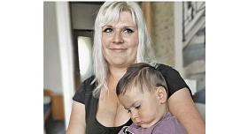 ZA VOLANTEM autobusu MHD v Havlíčkově Brodě můžete potkat řidičku Pavlu Jilichovou. Na směnný provoz do sousedního města dojíždí z Jihlavy. Foto: David Kratochvíl
