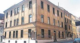 DOMY U Mincovny 6 a 8 před rekonstrukcí hyzdily historickou část městského centra. Zdroj: archiv JL