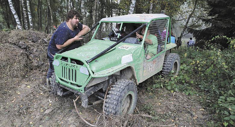 PÍSTOVSKÉ mokřady každoročně prověří zdatnost offroadových posádek i jejich vozů.  Foto: Petr Klukan