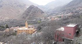 MAROKO má krásné hory. Na fotografii z roku 2018 cesta z horské vesnice Imlil na nejvyšší vrch Maroka Džebel Toubkal (4167 metrů nad mořem) v pohoří Atlas. Foto: Pavel Bajer