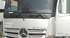 ZCELA nový kamion e-Actros patří na českém trhu ke žhavým novinkám. Tahač je plně elektrický. Foto: Pavel Bajer