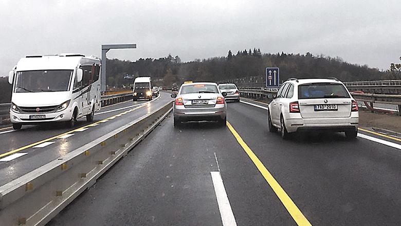 NA VYBRANÝCH úsecích dálnice by se mohlo jet stopadesátikilometrovou rychlostí. Zda z některých úseků bude i na Vysočině, se zatím neví. Ilustrační foto:  archiv JL