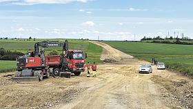 POHLED na začátek východní části obchvatu Jihlavy. Ta by měla být v provozu příští rok na podzim. Foto: David Kratochvíl