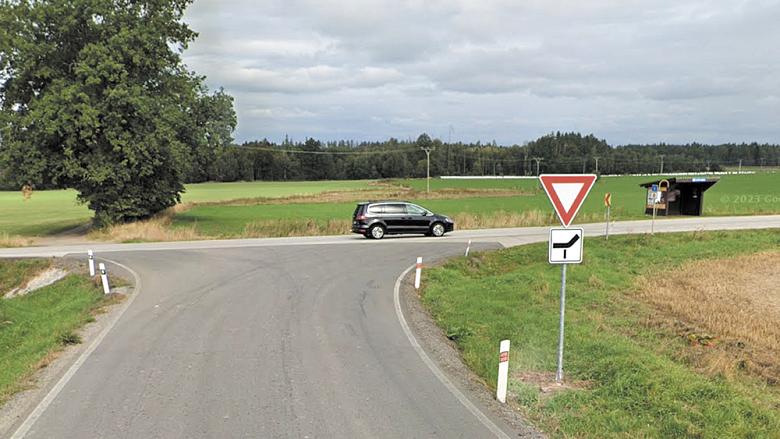 STAVEBNÍ úpravy budou spočívat v nové směrové a zejména výškové korekci silnice. Foto: ŘSD