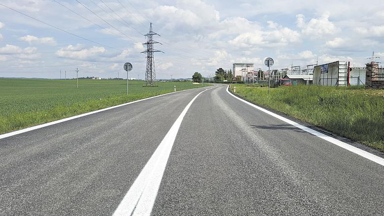 INVESTIČNÍ akce na necelých dvou kilometrech silnice mezi Třebíčí a Červenou Hospodou stála téměř devět milionů korun bez DPH.Foto: ŘSD