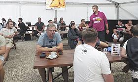 NA BESEDU se dvěma ministry za STAN v Jihlavě dorazilo okolo stovky lidí. Jedno z hlavních témat představovala problematika Ukrajinců. Foto: Pavel Bajer